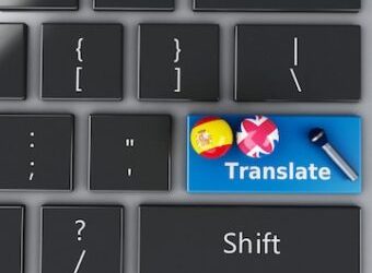 3d-traduce-espanol-e-ingles-teclado-computadora_58466-6831